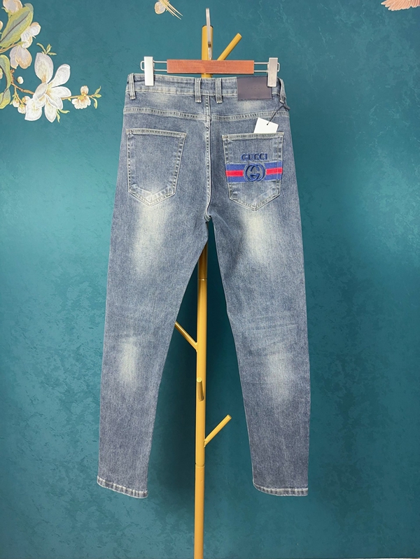 ブランドジーンズ側面デザイン